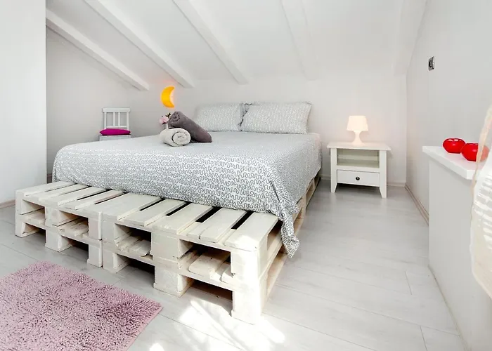 Camelia Apartment *